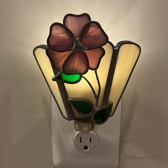Stain glass flower night light - Picture 2 of 2